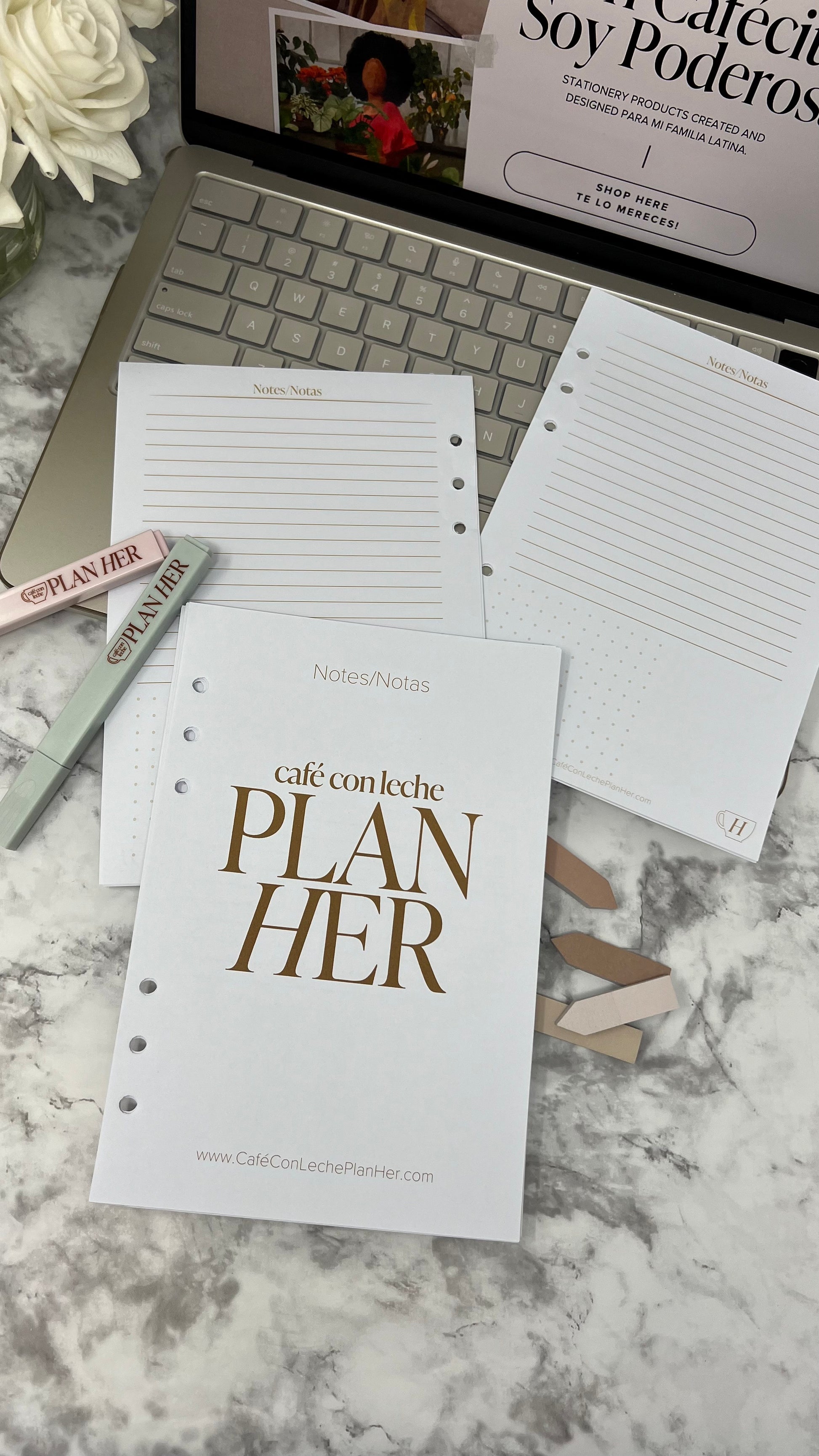 Designed specifically for A5-sized agendas, this set of loose leaf paper offers a range of features tailored to enhance your scheduling, note-taking, and task management experience.&nbsp;<meta charset="UTF-8"> With a series of monthly, weekly, and daily pages, you have the freedom to start using the set at any time, without being confined to a specific year or month. Set also includes dedicated sections for a to-do list and notes.